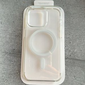 iPhone 14 pro clear case from Apple Store